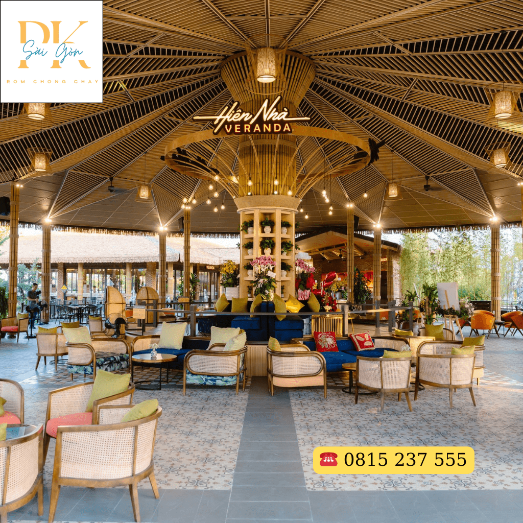 Bản Sắc Truyền Thống Được Tái Hiện Trọn Vẹn Trong Từng Góc Decor Tại Hiên Nhà Veranda 5 Không gian thoáng đãng, sang trọng vào ban ngày