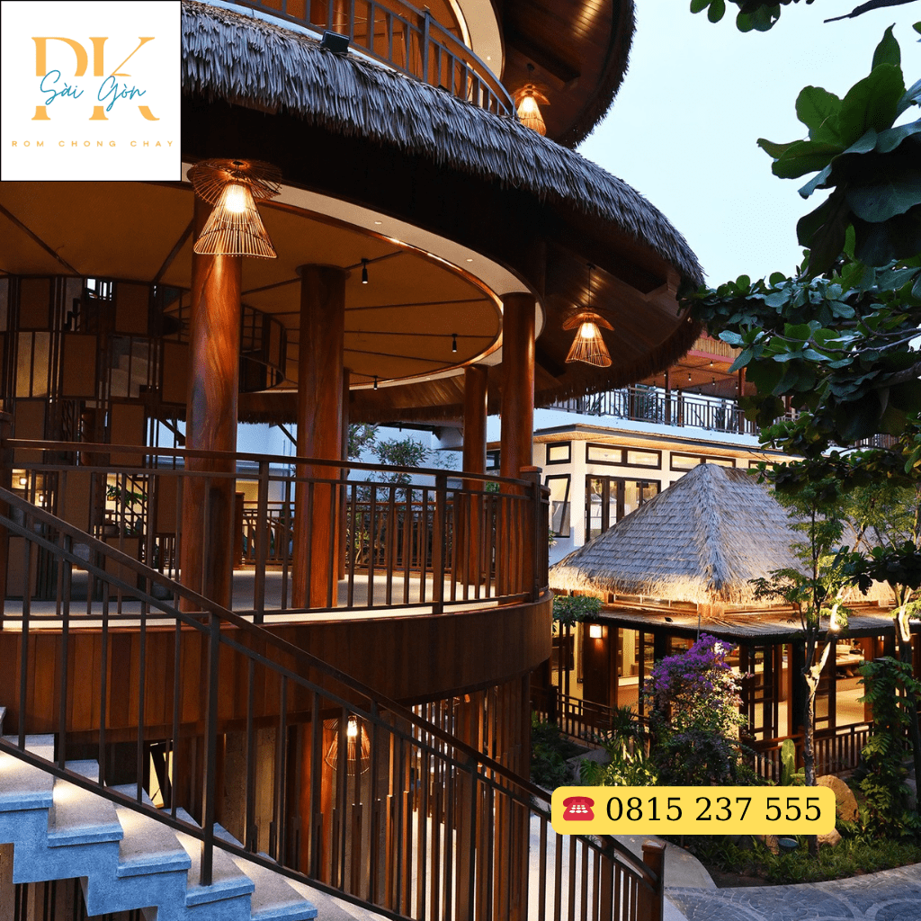 The Waterfront Hoi An – Dấu Ấn Thiết Kế Xanh Giữa Phố Cổ 5 Kiến trúc hiện đại kết hợp mái tranh nhân tạo kiểu truyền thống vô cùng chỉn chu, hài hòa