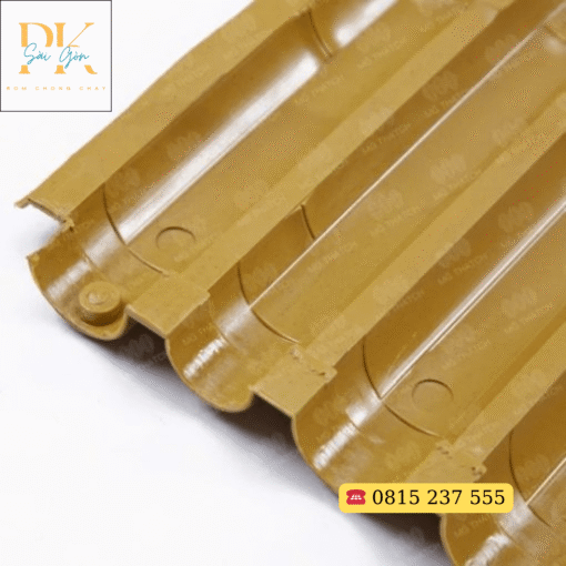 Cận cảnh mặt sau tấm tre nhân tạo